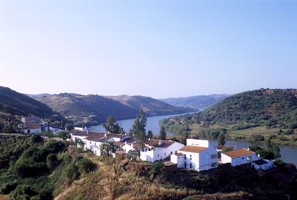 Casas de campo en  Casas Puerto de la Laja. Bajo Guadiana. Huelva. España