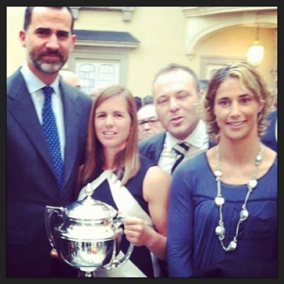 Marina Alabau recibe el premio de manos del príncipe Felipe. Marina Alabau recibe el premio de manos del príncipe Felipe.