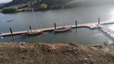 Instalación de Pantalán en El Puerto de la Laja.El Granado.Huelva.